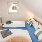펜션 Stunning In Wohlenberger Wiek With Wifi